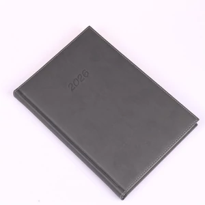 Határidőnapló Bolero B/5, napi krémszínű lapokkal szürke Realsystem 2026.