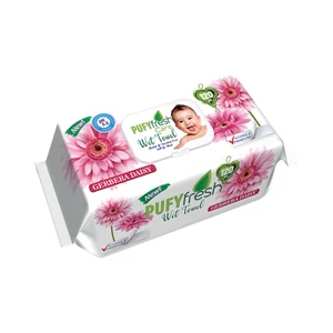 Pufy Fresh nagy kiszerelésű, 120 lapos nedves törlőkendő csomag friss illattal, praktikus mindennapi használatra otthon, útközben és a munkahelyen