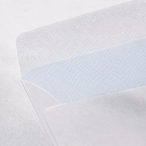 Bluering LC6 öntapadós fehér boríték 114×162 mm – elegáns, gyorsan zárható irodai levélboríték közelről