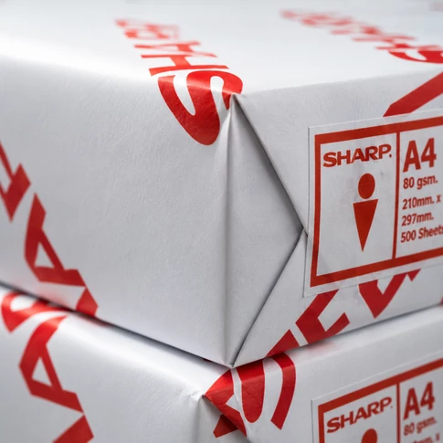 Sharp A4-es, 80 g/m² súlyú, fehér másolópapír 500 íves csomagban, közelrőlhoz, irodai és otthoni használatra