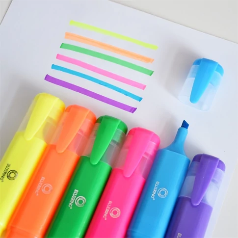 Bluering® szövegkiemelő készlet, lapos testű, 6 darabos, különböző színekben