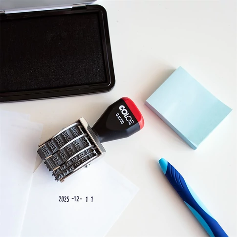 Dátumbélyegző 04000 Colop magyar dátum számmal