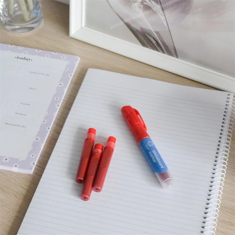 Táblamarker 2,2-5,2mm, vágott hegyű, cserélhető betétes, Bluering piros