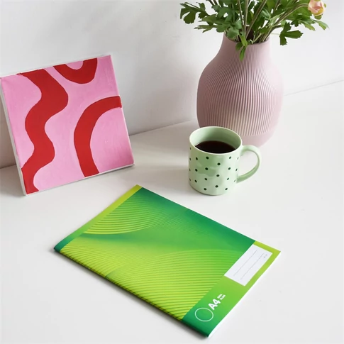 BS A4 sima füzet 32 lapos kivitelben, kreatív íráshoz és rajzhoz ideális