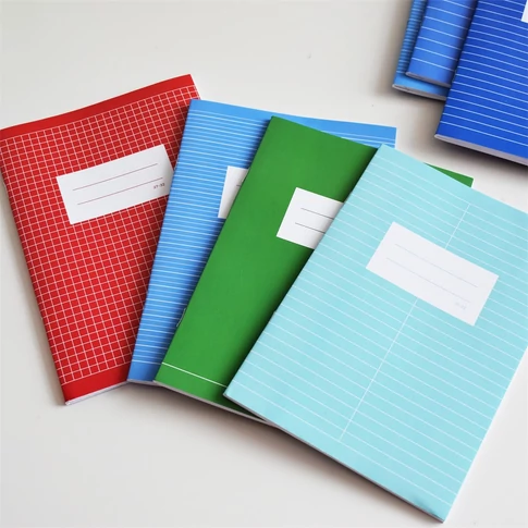 A5 füzet 32 lap kockás – ideális számolásokhoz, vázlatokhoz, tanulói jegyzetekhez