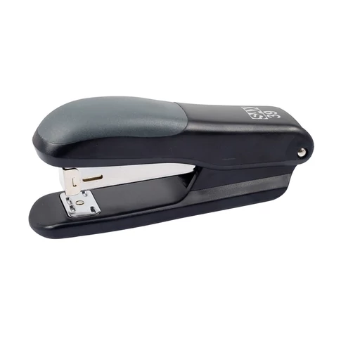 Sax 39 fekete tűzőgép, 25 lap kapacitás, 24/6 és 26/6 tűzőkapoccsal kompatibilis, irodai használatra