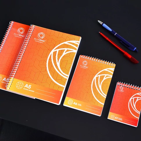 Bluering® spirálfüzet A5, 70 lapos, kockás papírral, strapabíró spirálkötéssel