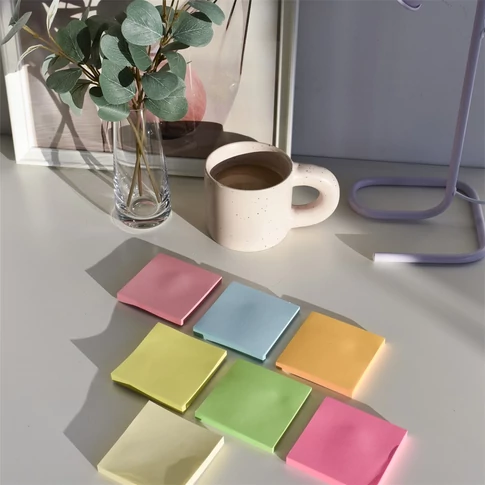 Bluering öntapadó jegyzettömb 76×76 mm, 80 lap, neon sárga – figyelemfelkeltő, többször felragasztható jegyzetlap irodai és otthoni használatra