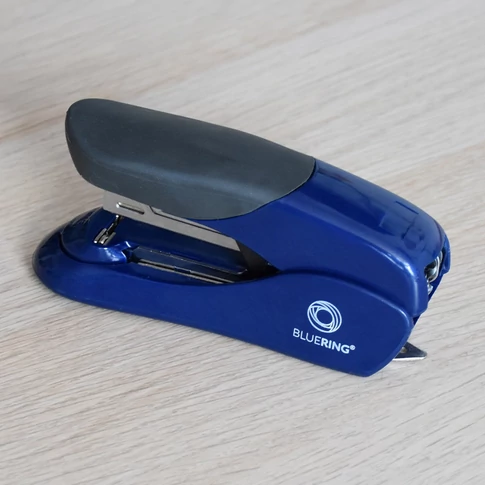Irodai tűzőgép lapos kapoccsal – Bluering BRC30, 30 lapos tűző, 24/6 kapcsokhoz