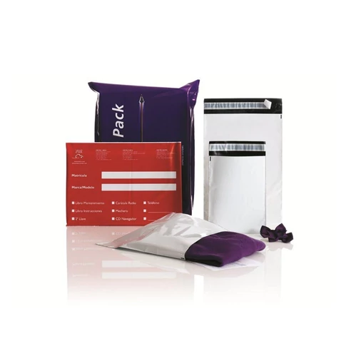 Futártasak C4, 240x325 + 50 mm. szilikonos záródás 100 db/csomag Coex Fehér/Fekete