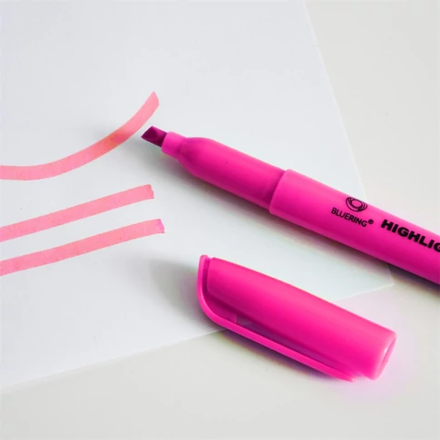 Bluering rózsaszín szövegkiemelő kerek testtel fontos szövegrészek kiemeléséhez