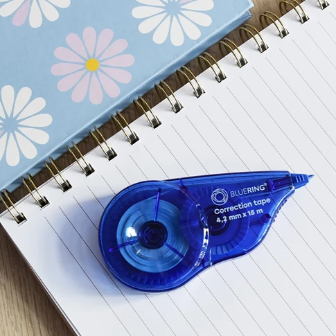 Compact Bluering hibajavító roller 4,2 mm × 15 m, eldobható kivitel, fehér szalaggal hibák gyors és tiszta kijavításához